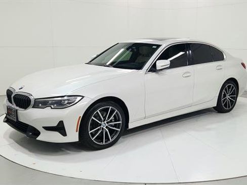 Used 2022 BMW 330i Sedan w/ Driving Assistance Package image 3