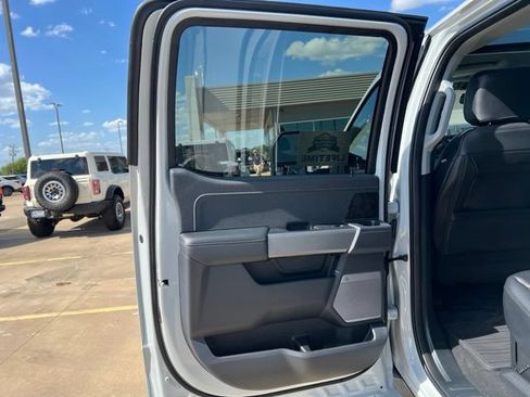 New 2026 Ford F250 Lariat w/ Black Appearance Package AWD/4WD image 16