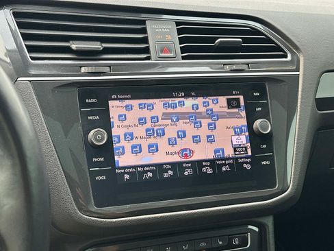 Used 2018 Volkswagen Tiguan SEL Premium AWD/4WD image 30