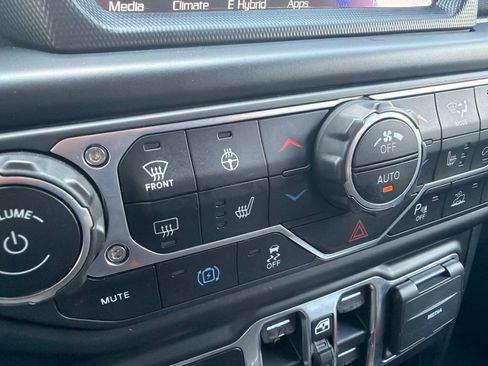 Used 2021 Jeep Wrangler Unlimited Rubicon 4xe w/ Cold Weather Group AWD/4WD image 86
