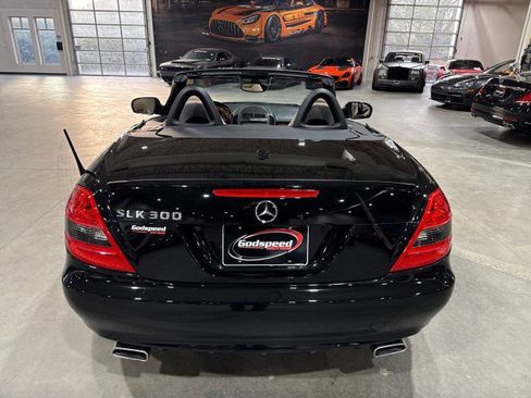 Used 2009 Mercedes-Benz SLK 300 image 6