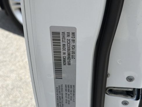Used 2021 Dodge Charger SXT RWD image 32
