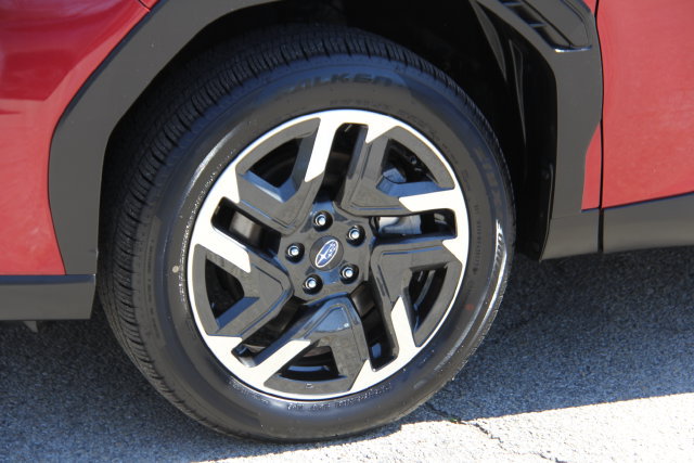 Used 2025 Subaru Forester Limited AWD/4WD image 14
