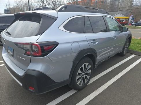 Used 2023 Subaru Outback Limited image 6