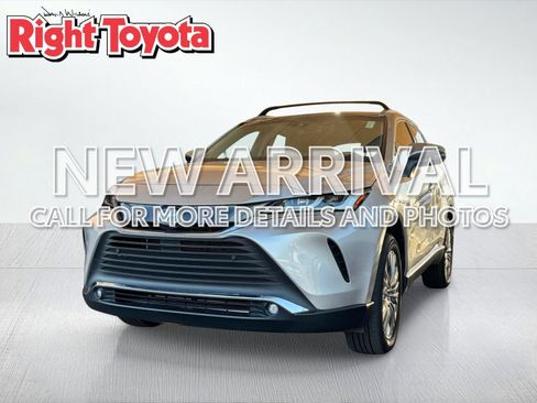 Used 2023 Toyota Venza XLE AWD/4WD image 1