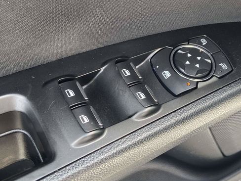 Used 2018 Ford Fusion SE w/ Equipment Group 201A FWD image 17