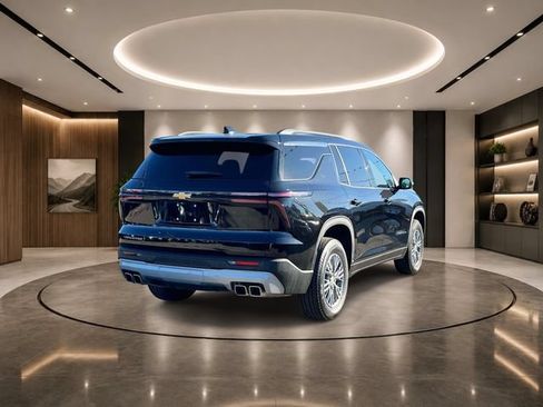 Certified 2025 Chevrolet Traverse LT FWD image 6