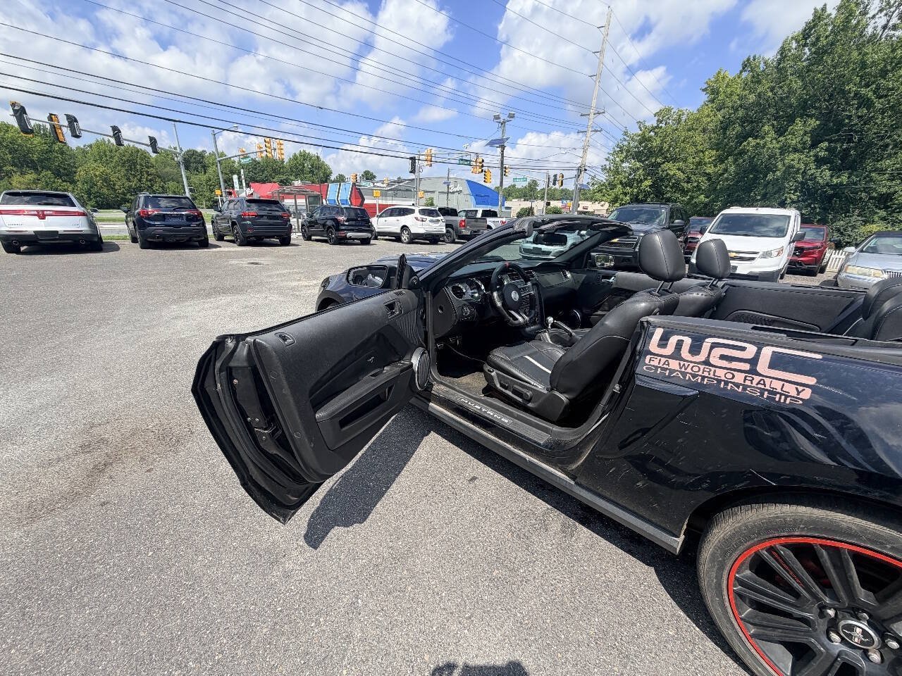 Used 2010 Ford Mustang GT Premium RWD image 32