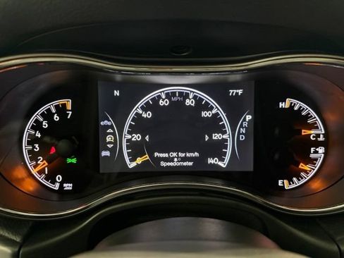 Used 2021 Jeep Grand Cherokee Freedom Edition AWD/4WD image 15
