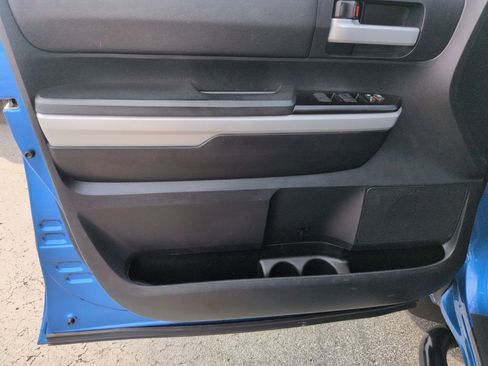 Used 2018 Toyota Tundra SR5 w/ TRD Off Road Package image 10