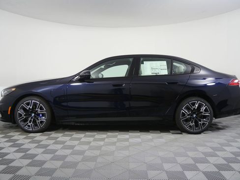 New 2026 BMW 550e xDrive w/ Executive Package image 6