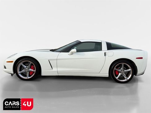 Used 2011 Chevrolet Corvette Coupe w/ 1LT image 4