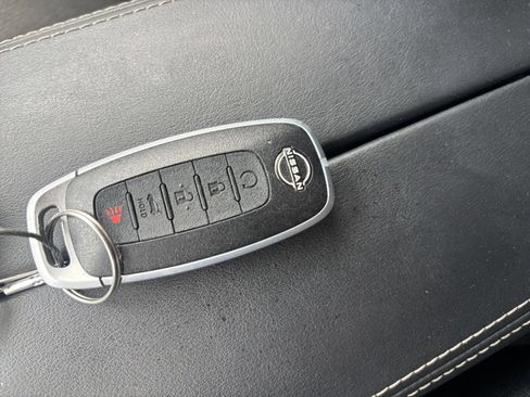 Used 2026 Nissan Rogue SV FWD image 27