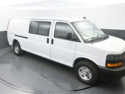 Used 2023 Chevrolet Express 2500 Extended image 23