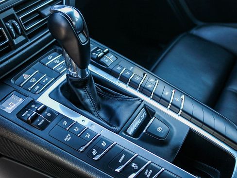 Used 2020 Porsche Macan S image 20