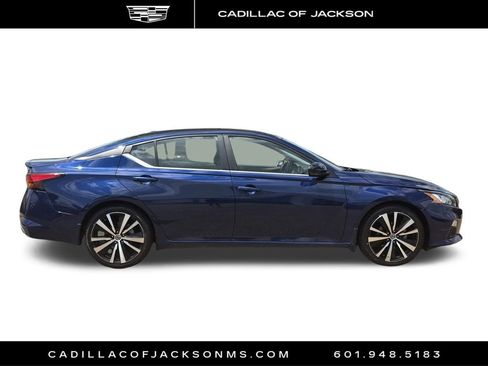 Used 2022 Nissan Altima 2.0 SR FWD image 4