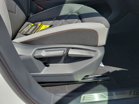 New 2026 Volkswagen Atlas Peak Edition image 7