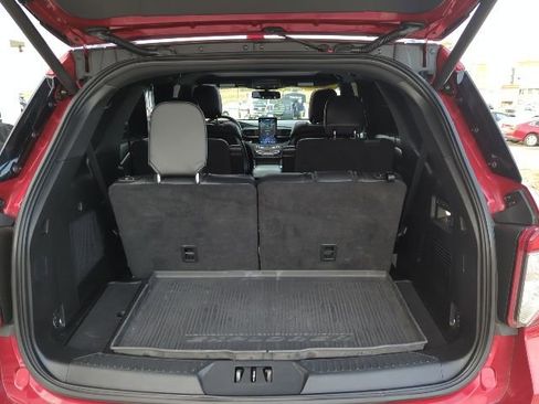 Used 2020 Ford Explorer ST w/ ST Street Pack image 17