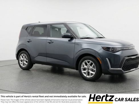 Used 2025 Kia Soul LX w/ LX Technology Package FWD image 1