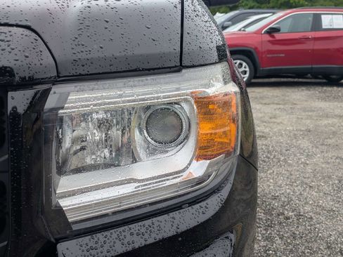Used 2021 GMC Canyon Elevation Standard w/ Convenience Package RWD image 9
