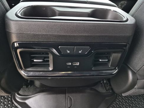 Used 2025 GMC Sierra 2500 AT4 w/ Technology Package AWD/4WD image 17
