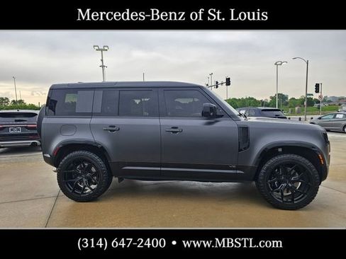 Used 2025 Land Rover Defender 110 V8 AWD/4WD image 5