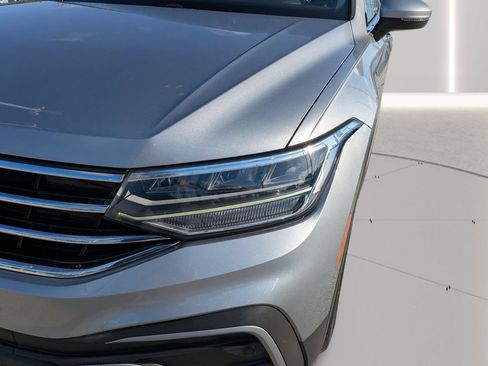 Certified 2023 Volkswagen Tiguan SE FWD image 7