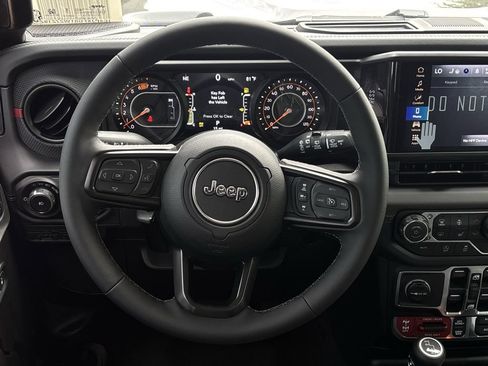 New 2026 Jeep Wrangler Unlimited Rubicon AWD/4WD image 11