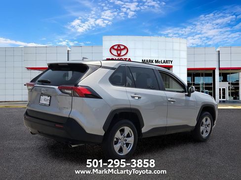 Used 2025 Toyota RAV4 XLE FWD image 5