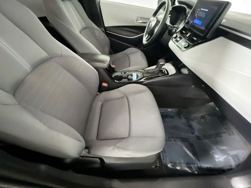 Used 2025 Toyota Corolla SE FWD image 31