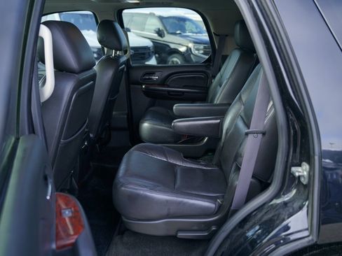 Used 2012 Cadillac Escalade Luxury image 26