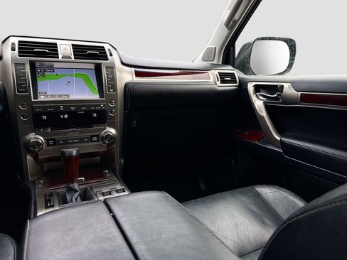 Used 2018 Lexus GX 460 4WD image 24