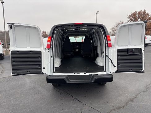 New 2025 Chevrolet Express 2500 w/ Driver Convenience Package RWD image 27