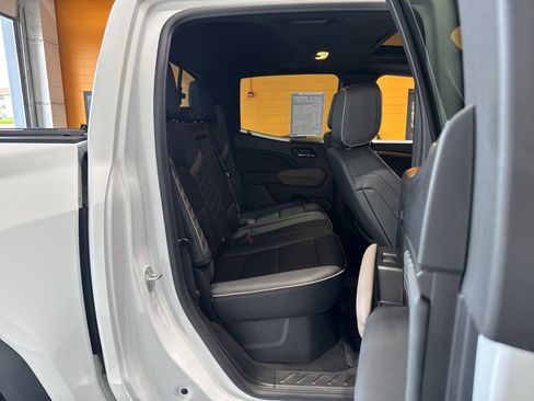 Used 2025 GMC Canyon Denali AWD/4WD image 20