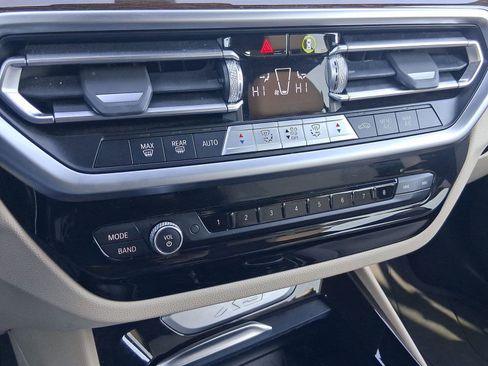 Certified 2022 BMW X3 xDrive30i w/ Convenience Package image 18