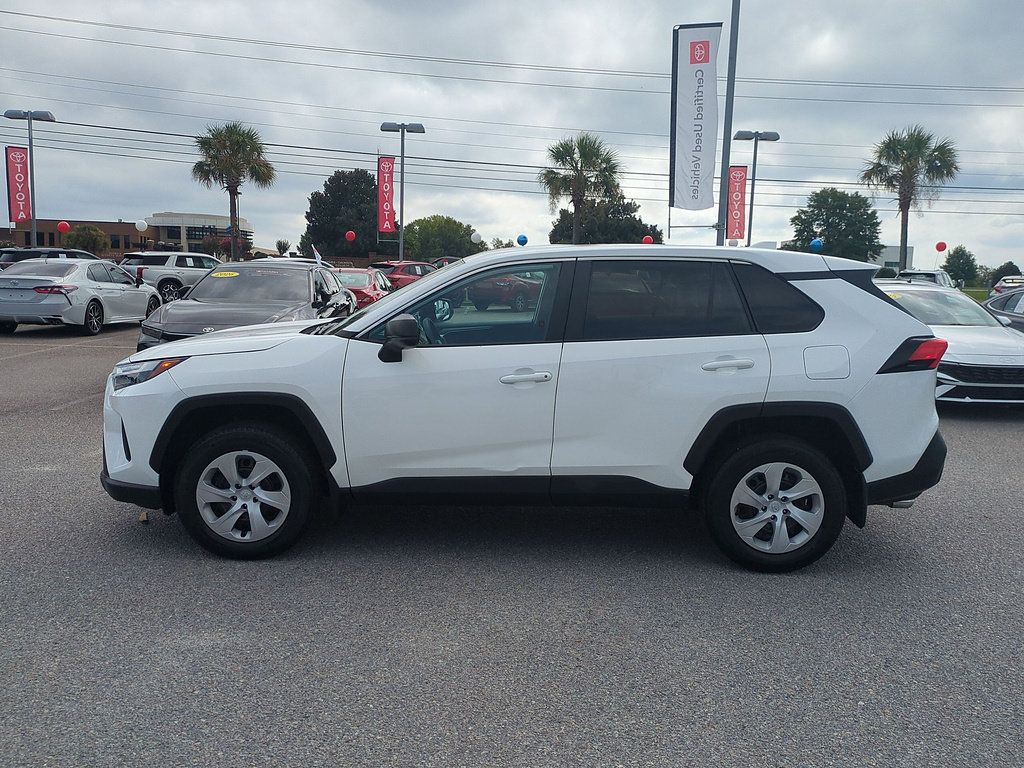 Used 2024 Toyota RAV4 LE FWD image 6