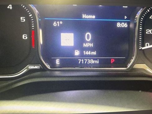 Used 2021 GMC Yukon Denali w/ Denali Premium Package image 9