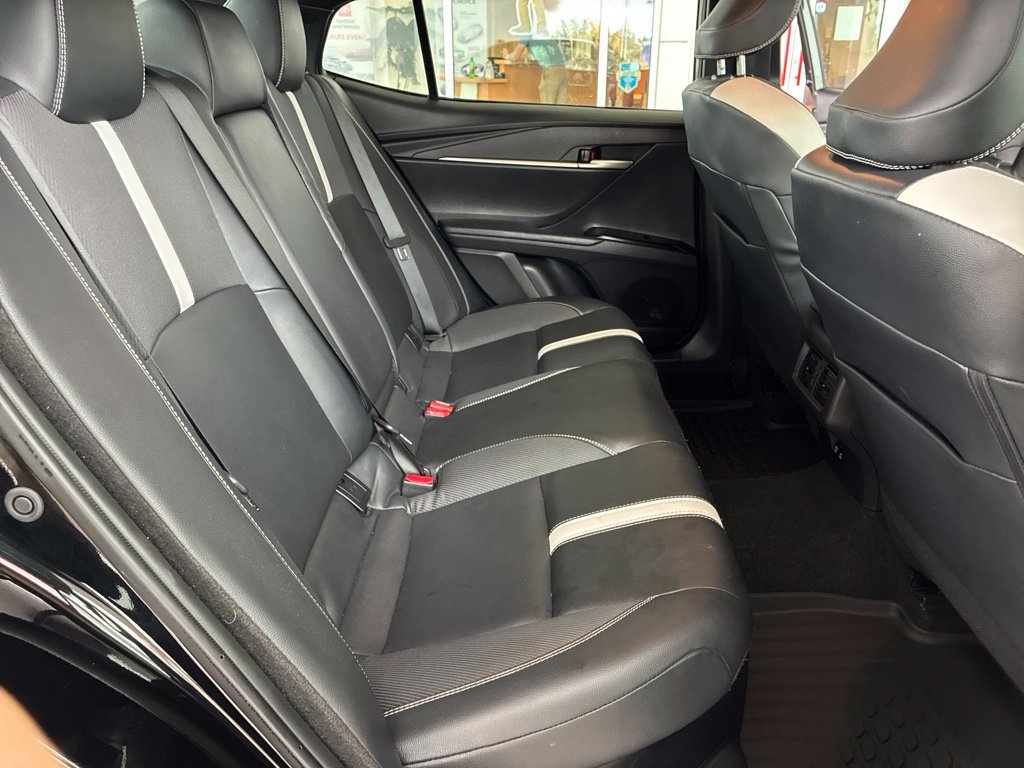 Used 2025 Toyota Camry SE FWD image 18