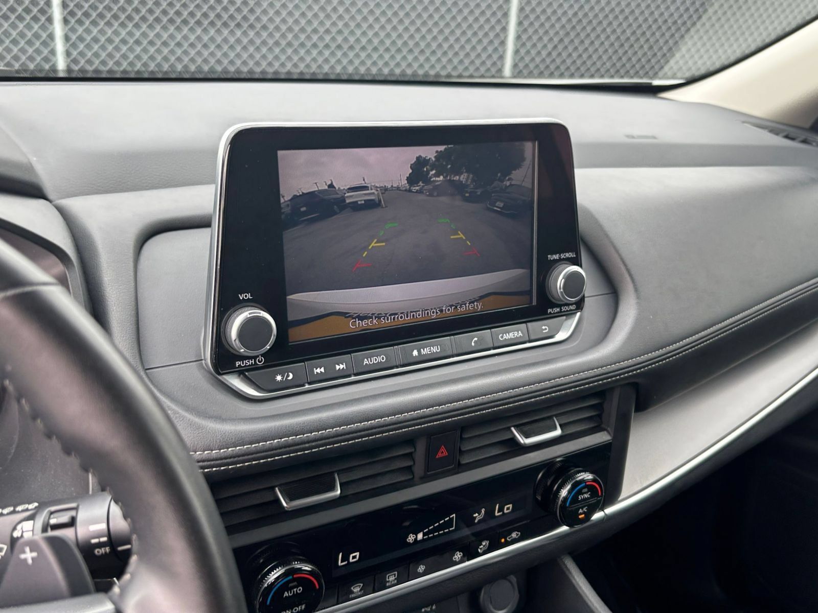Used 2025 Nissan Rogue SV FWD image 24