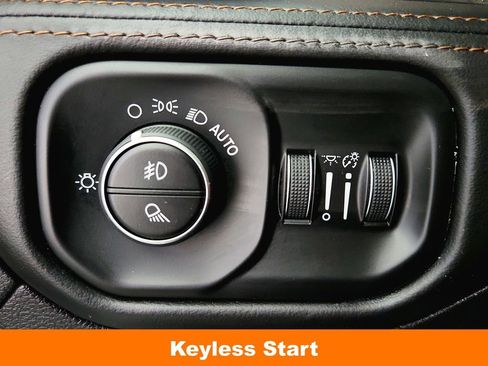 Used 2020 RAM 1500 Longhorn AWD/4WD image 22