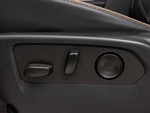 Used 2022 GMC Yukon AT4 image 27