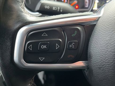 Used 2022 Jeep Wrangler Unlimited Sahara image 13