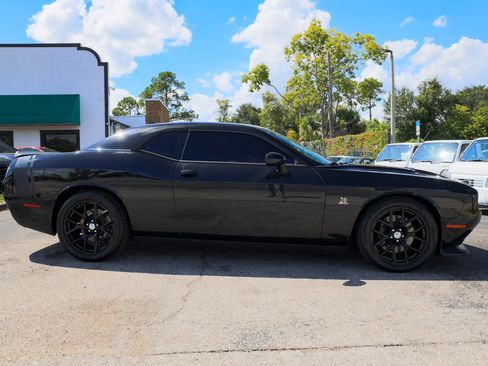Used 2015 Dodge Challenger R/T Scat Pack w/ Scat Pack Appearance Package image 18