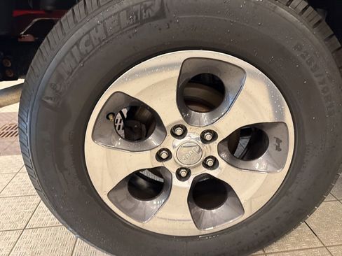 Used 2017 Jeep Wrangler Unlimited Sahara image 10