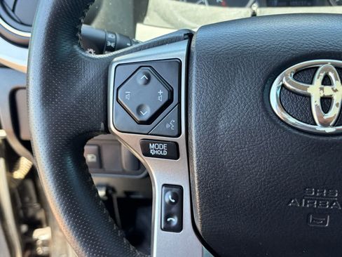 Used 2021 Toyota Tacoma SR5 AWD/4WD image 14