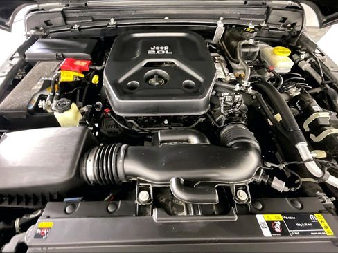 Used 2021 Jeep Wrangler Unlimited Sahara image 26