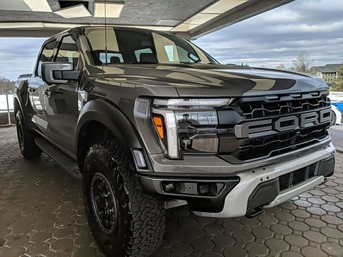 Used 2025 Ford F150 Raptor image 4