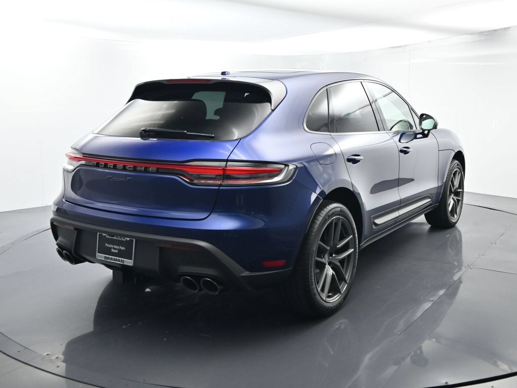 Certified 2025 Porsche Macan AWD/4WD image 14