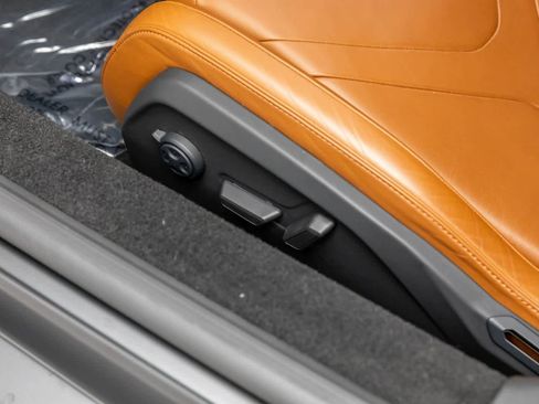 Used 2024 Lamborghini Revuelto image 25