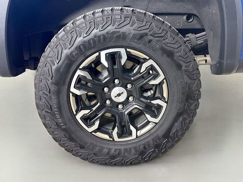 Used 2024 Chevrolet Silverado 1500 ZR2 w/ LPO, Dark Essentials Package AWD/4WD image 36